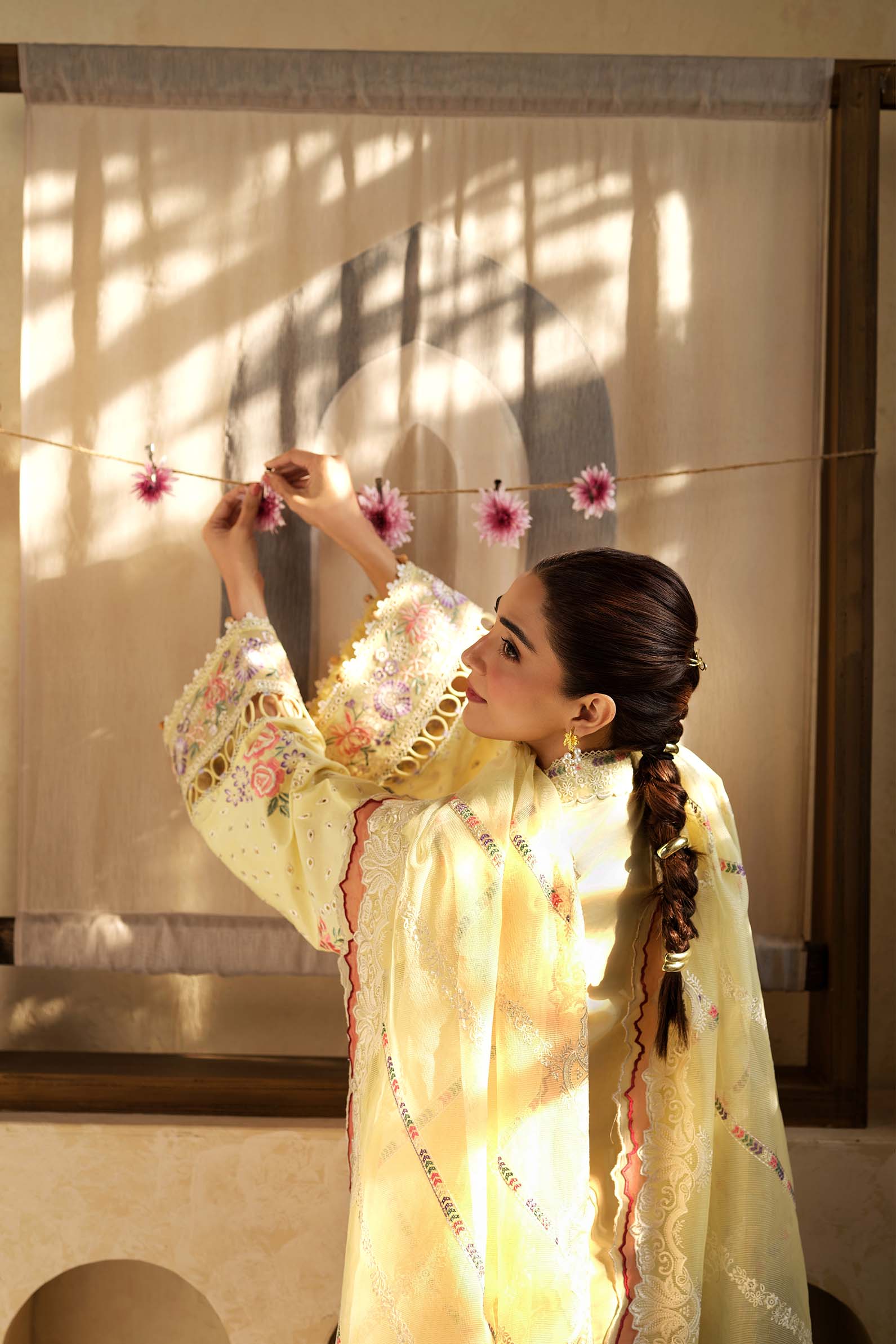 MARYAM HUSSAIN Luxury Lawn Un Stitched Collection 2025 3 Piece Lemon Garden