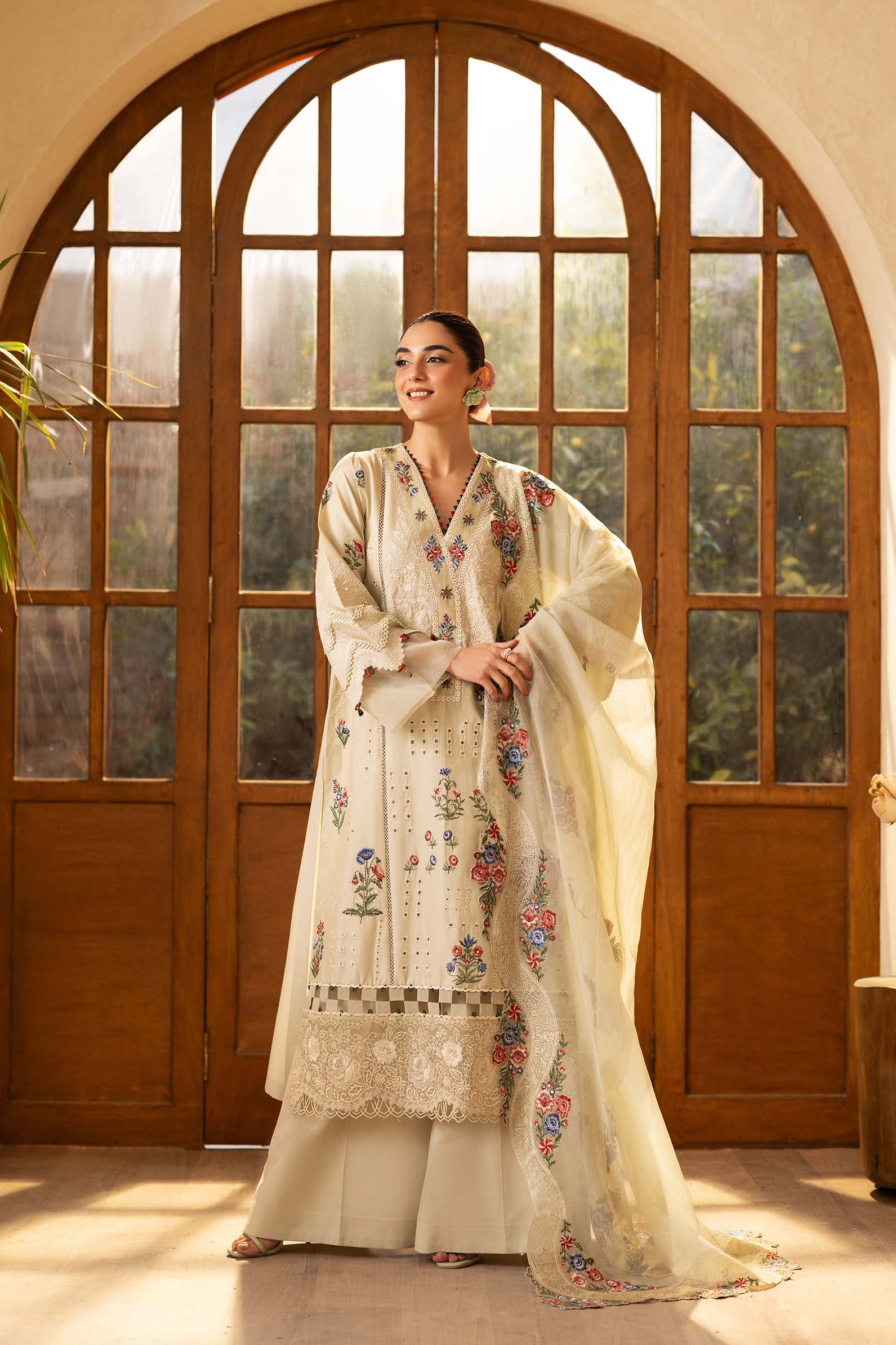 MARYAM HUSSAIN Luxury Lawn Un Stitched Collection 2025 3 Piece Mint